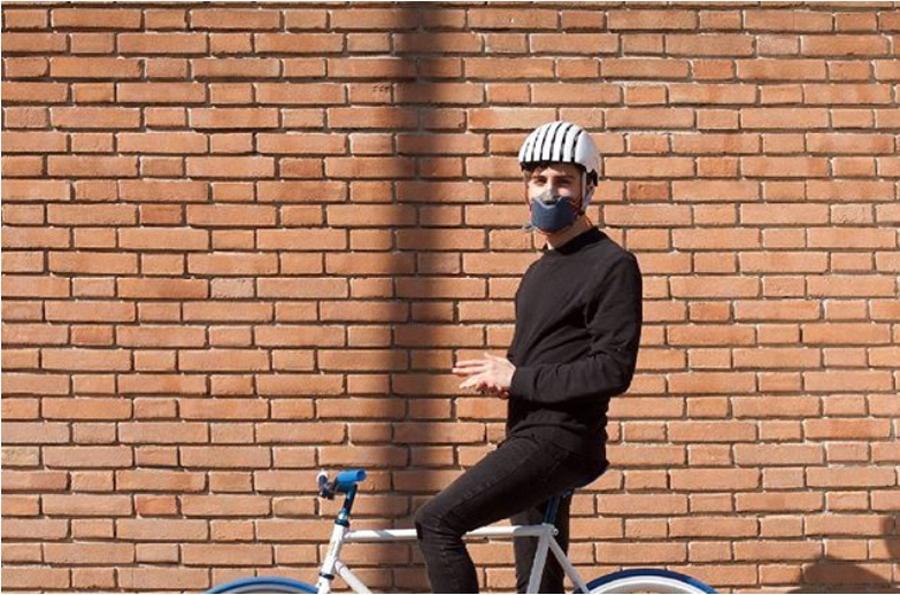 Mascherina antismog per ciclisti urbani