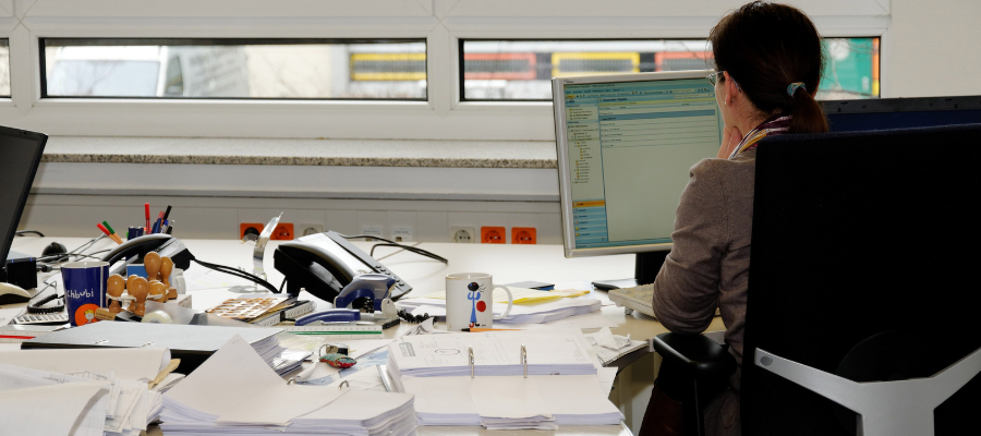scrivania, lavoro di segreteria