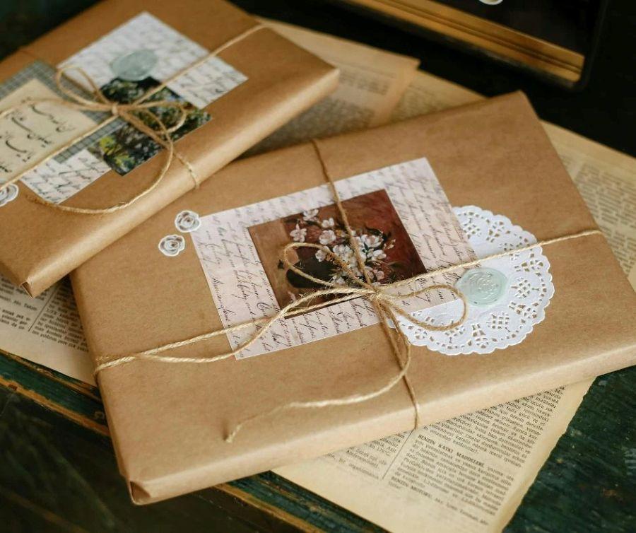 pacchetto di natale contenente libri 